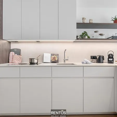 Newport 3 - Comfortable Luxury Near The Sea